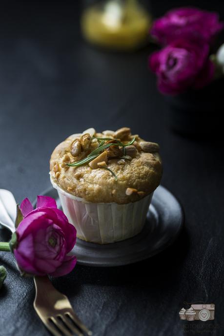 Rezept-Gastbeitrag-Honigkuchen-Muffins-mit-Rosmarin-Photolixieou