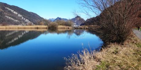 sonnige Aussichten und beige Strickjacke