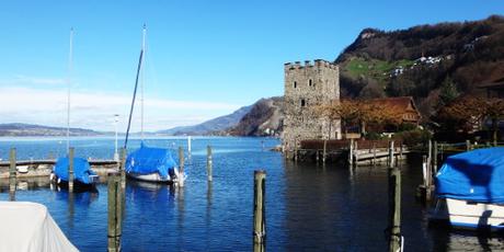 sonnige Aussichten und beige Strickjacke