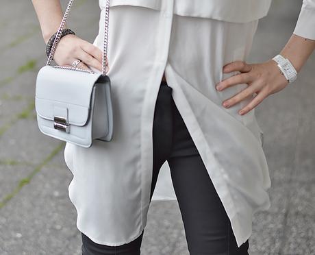 Outfit: Long blouse, Overknees and mini bag, Kationette, Fashionblog, Modeblog, Streetstyle