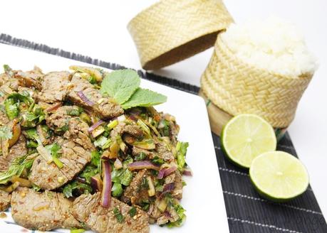 [Rezept] Nam Tok น้ำตกเนื้อ (scharfer Rindfleischsalat)