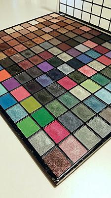 ULTIMATE EYESHADOW COLLECTION