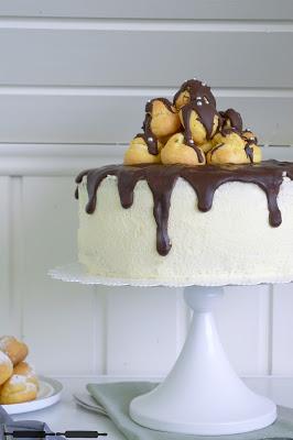 Geburtstagstorte mit Profiteroles und Quarkcreme / Birthday Cake with Profiteroles