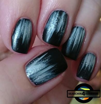 [Nails] NailArt-Dienstag: schwarz/weiß mit p2 Fancy Beauty Tales 010 shocking black & ein paar weißen Lacken