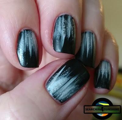 [Nails] NailArt-Dienstag: schwarz/weiß mit p2 Fancy Beauty Tales 010 shocking black & ein paar weißen Lacken