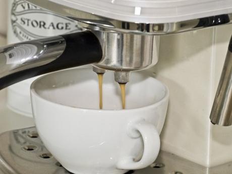 Cappuccino aus dem Kaffeeautomaten