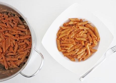 cremige One Pot Pasta mit Makrelen