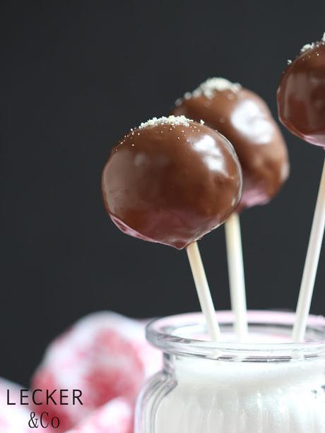 Schokoladen Cake Pops mit Amaretto Schokoladen Cake Pops mit Amaretto