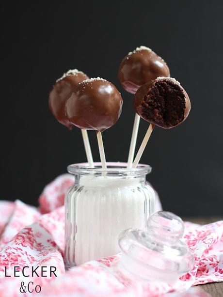 Schokoladen Cake Pops mit Amaretto Schokoladen Cake Pops mit Amaretto
