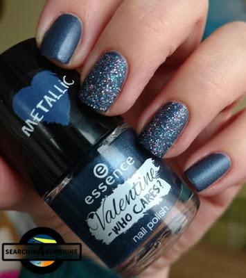 [Nails] Blue Friday mit essence Valentine - WHO CARES? 02 TALK TO THE HAND! & p2 HYPNOTIC LIGHTS 3D polish 070 sequin song