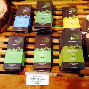 Unterschiedliche Schokoladen von ForestFinance beim Heldenmarkt 2016