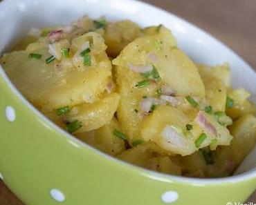 Jetzt wird's schwäbisch: Kartoffelsalat (gekocht aus "Schwäbisch vegetarisch")