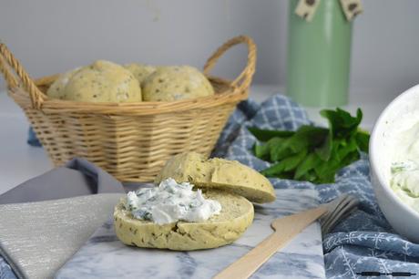 Bärlauchbrötchen mit Bärlauchcreme / Wild Garlic Rolls