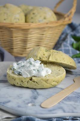 Bärlauchbrötchen mit Bärlauchcreme / Wild Garlic Rolls