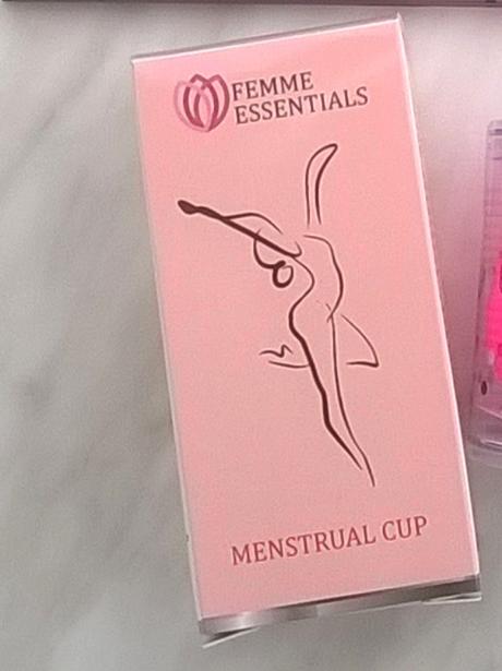 MyProtein Organic Chia Seeds + Femme Essentials Menstruationstasse - Rosa (S)
