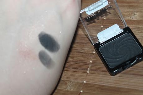 Haul: Schönheiten aus Hamburg und Cuxhaven von Catrice + Essence (und der schwärzeste Lidschatten der Welt) Haul: Schönheiten aus Hamburg und Cuxhaven von Catrice + Essence (und der schwärzeste Lidschatten der Welt)