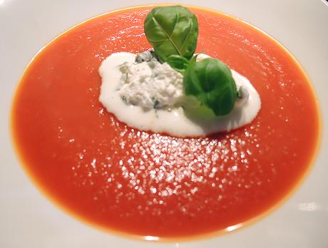 Recipe: Quick and easy tomato soup with basil cream