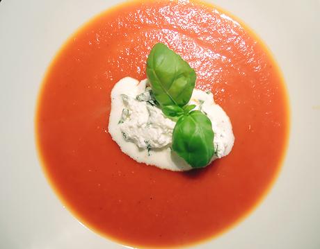 Recipe: Quick and easy tomato soup with basil cream