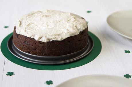 Happy St. Patrick’s Day! Saftiger Schoko-Guinness-Kuchen – vegan –