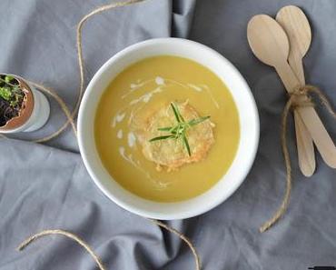 pikante Orangensuppe mit Käsecrackern / spicy Orange Soup