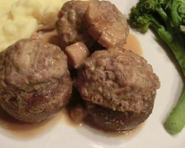 Gefüllte Champignons (mit Wildschweinhackfleisch)