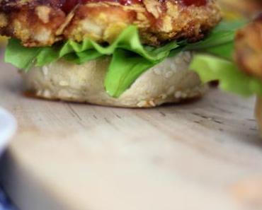 Chicken-Burger mit der weltbesten Sweet Chili Sauce! | #Degustabox