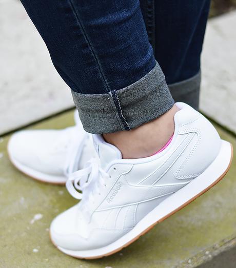 Outfit: Reebok Classics, Boyfriend Jeans and Bright Red Blazer