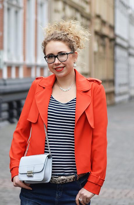 Outfit: Reebok Classics, Boyfriend Jeans and Bright Red Blazer