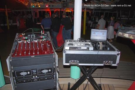 DJ-Equipment-Pooldeck-Kreuzfahrtschiff-AIDAvita
