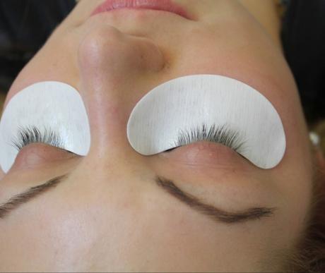 Selbstversuch: Alles wissenswerte über Wimpernextensions Teil 1