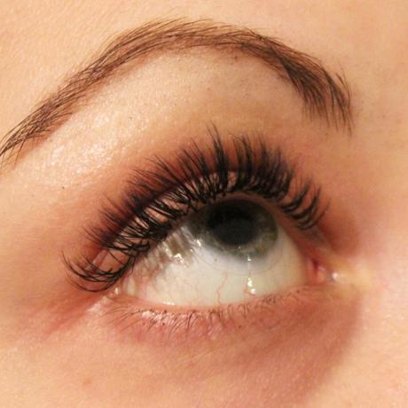 Selbstversuch: Alles wissenswerte über Wimpernextensions Teil 1