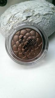 p2 Pearl Dimension Eyeshadow