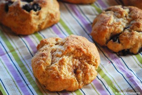 Schnelle Blaubeer-Zimtbrötchen (ohne Hefe) Schnelle Blaubeer-Zimtbrötchen (ohne Hefe)