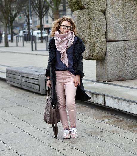 Outfit: Grey and Pale Pink in front of the Alsterhaus Hamburg