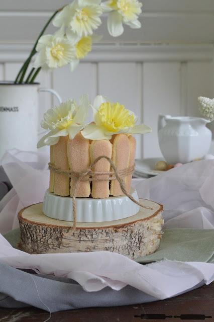 Blumentörtchen: Brownies mit Quarkcreme / Chocolate Brownie Cake
