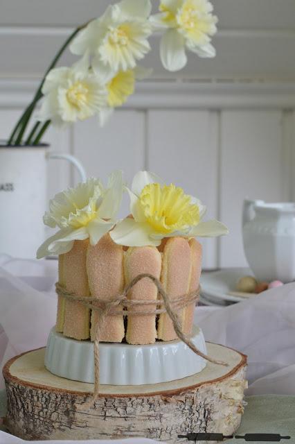 Blumentörtchen: Brownies mit Quarkcreme / Chocolate Brownie Cake