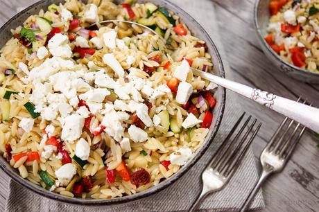 Orzo Nudelsalat mediterran