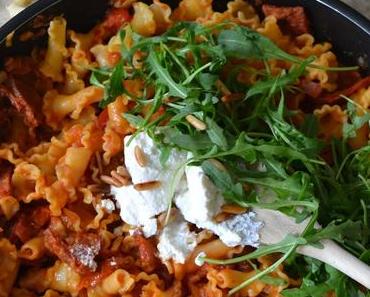 Savoury Wednesday: Pasta mit Fenchelsalami, Ricotta und getrockneten Tomaten