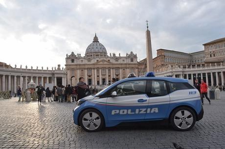 22_Polizei-Sicherheit-am-Petersplatz-Petersdom-Vatikan-Rom-Italien