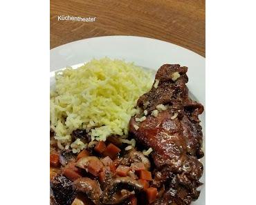 Kaninchen in Rotweinsoße mit Pflaumen