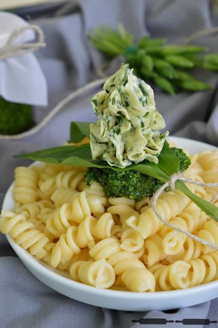 3 Rezepte um Bärlauch zu verarbeiten / Wild Garlic Pesto, Oil and Butter Recipe
