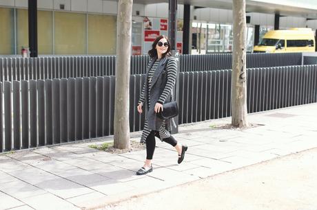 Kleidermaedchen.de Modeblog, erfurt, thueringen, berlin, fashionblog, Outfit, kleidermaedchen.de, Influencer Marketing und Kommunikation, Creator Frühlingsoutfit, asos Bomberjacke, Frühlingsoutfit, asos slipper, H&M Maxi Kleid gestreift, H&M Sonnenbrille, Zara Weste, Maxwell Scott Tasche Medolla M, Tchibo Kette