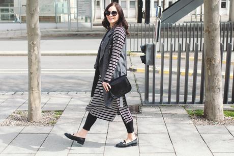 Kleidermaedchen.de Modeblog, erfurt, thueringen, berlin, fashionblog, Outfit, kleidermaedchen.de, Influencer Marketing und Kommunikation, Creator Frühlingsoutfit, asos Bomberjacke, Frühlingsoutfit, asos slipper, H&M Maxi Kleid gestreift, H&M Sonnenbrille, Zara Weste, Maxwell Scott Tasche Medolla M, Tchibo Kette