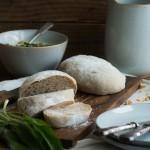 Walnuss-Ciabatta mit Bärlauch-Feta-Dip