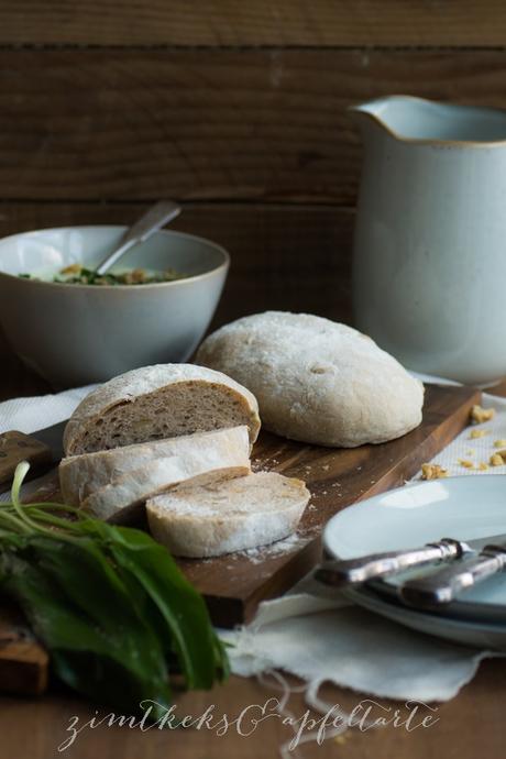 Walnuss-Ciabatta mit Bärlauch-Feta-Dip