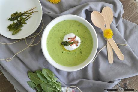 Löwenzahnsuppe mit Löwenzahnchips / Dandelion Soup Recipe