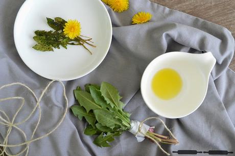 Löwenzahnsuppe mit Löwenzahnchips / Dandelion Soup Recipe