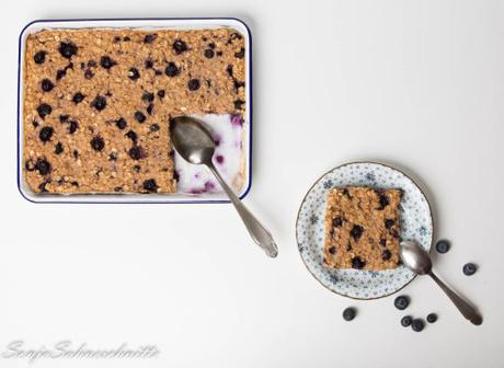 blueberry baked oatmeal with banana-6