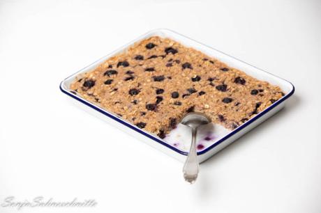 blueberry baked oatmeal with banana-7
