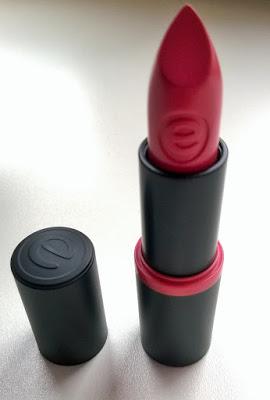 essence Longlasting Lipstick 13 love me